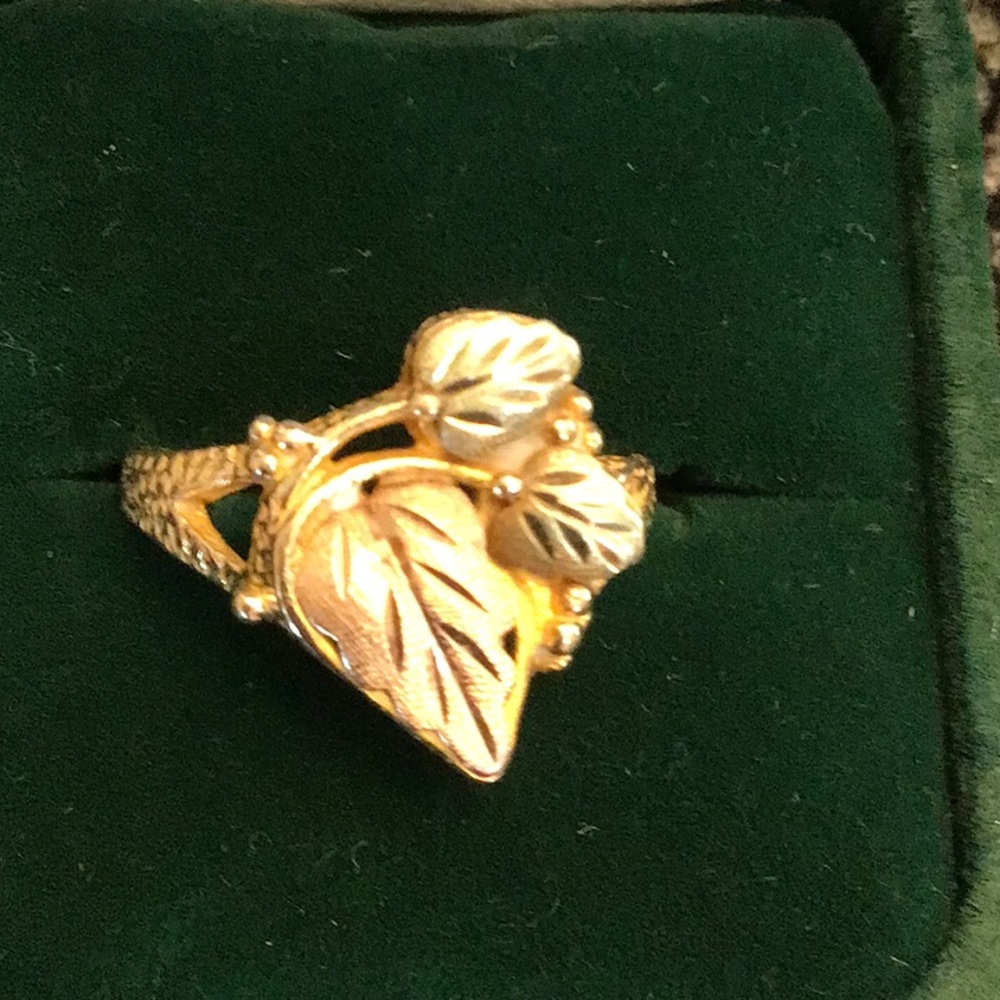 Black Hills Gold tri colored ring